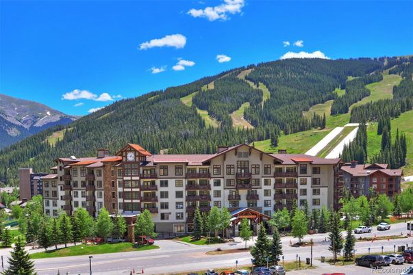 Exterior, Facade, Condo Building