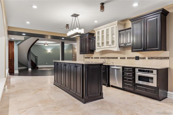 Chandelier, Interior, Kitchen, Recessed Lighting, Stainless Steel Appliances