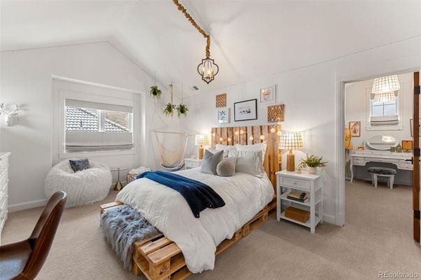 Bedroom, Interior, Pendant Lights
