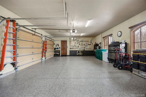 Garage, Interior
