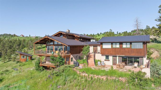Backyard, Exterior, Facade, Log Home