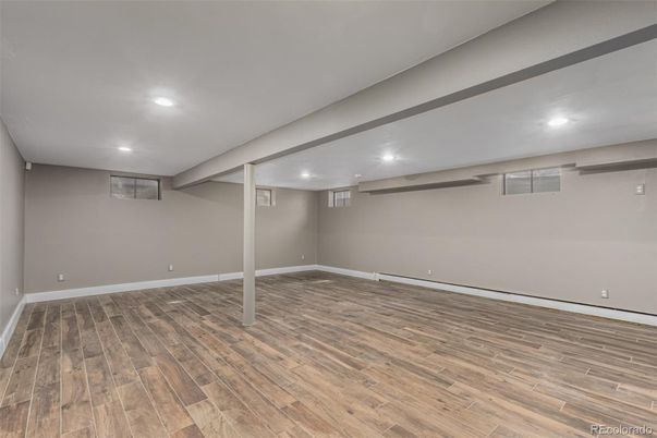 Empty room, Interior, Recessed Lighting, Wood Texture Flooring