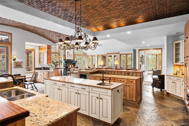 Chandelier, Dining room, Interior, Kitchen, Pendant Lights, Recessed Lighting, Wood Texture Flooring