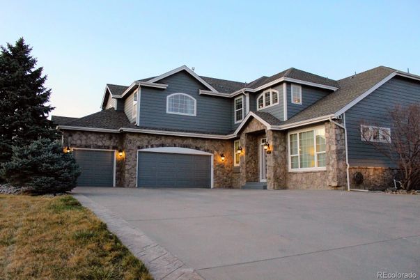 Attached, Exterior, Facade, American Craftsman
