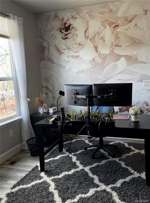 Home Office, Interior