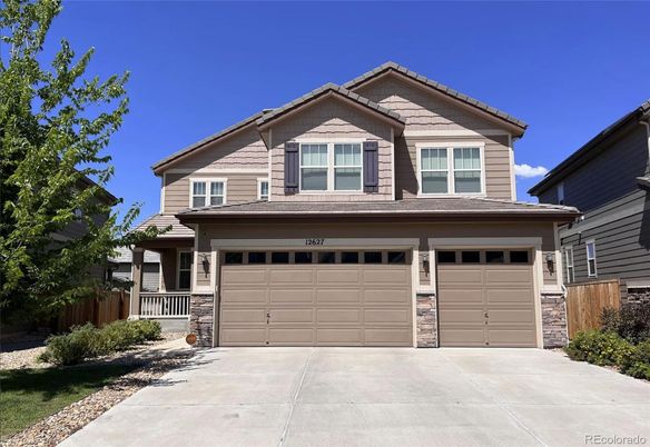 Attached, Exterior, Facade, American Craftsman