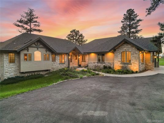 Backyard, Exterior, Facade, Ranch