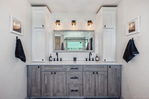 Bathroom, Dual Sink Vanities, Interior