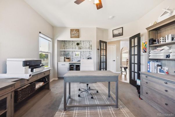 Home Office, Interior