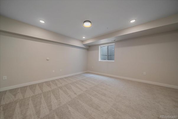 Empty room, Interior, Recessed Lighting