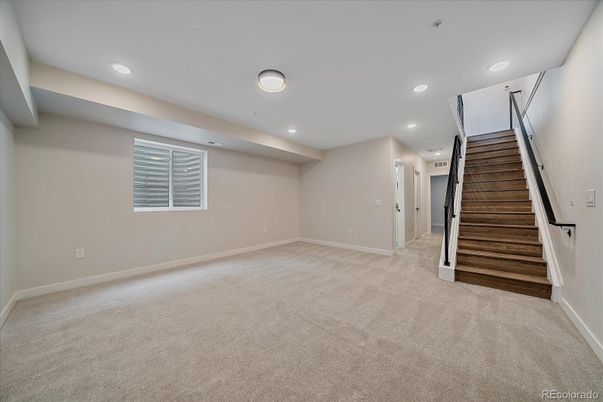 Empty room, Interior, Recessed Lighting