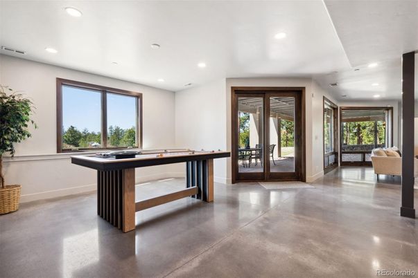 Game Room, Interior, Recessed Lighting