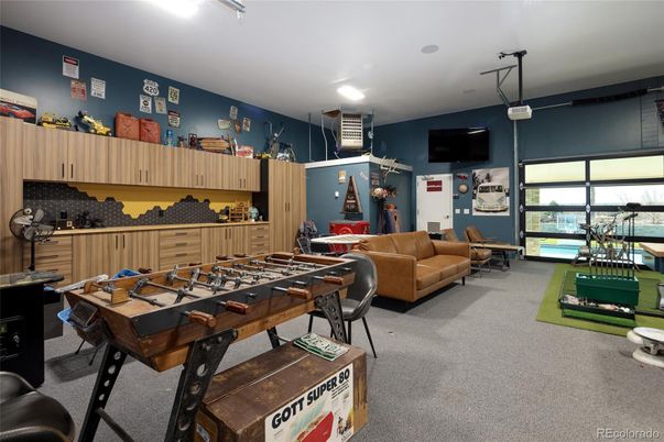 Game Room, Interior, Recessed Lighting
