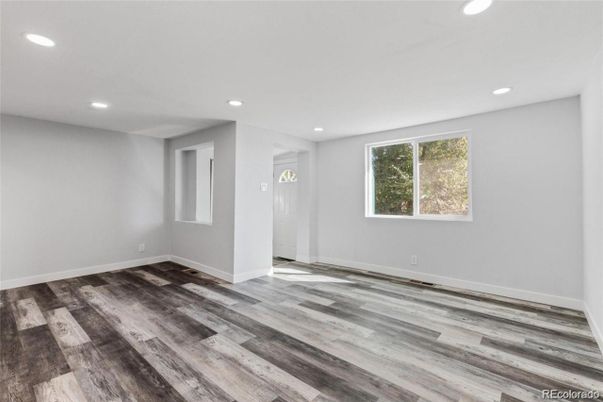 Empty room, Interior, Recessed Lighting, Wood Texture Flooring