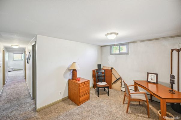 Home Office, Interior