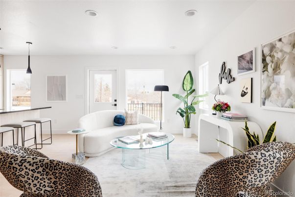 Interior, Living room, Pendant Lights, Recessed Lighting
