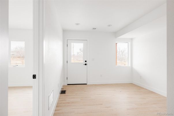 Empty room, Interior, Recessed Lighting, Wood Texture Flooring