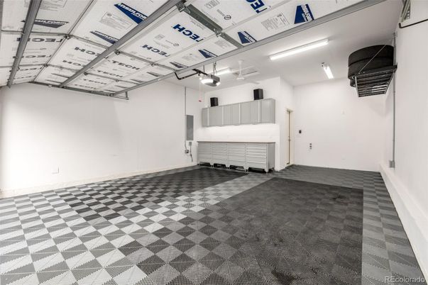 Garage, Interior