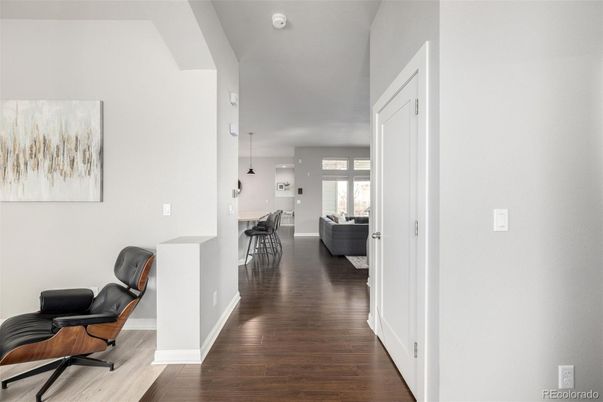 Interior, Living room, Pendant Lights, Wood Texture Flooring