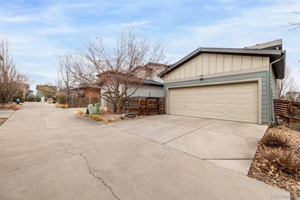 Detached Garage, Exterior