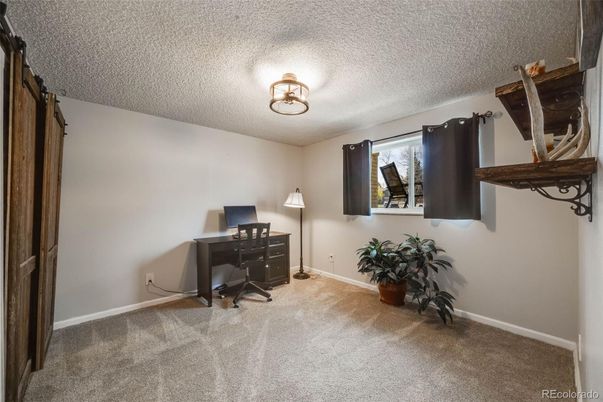 Home Office, Interior