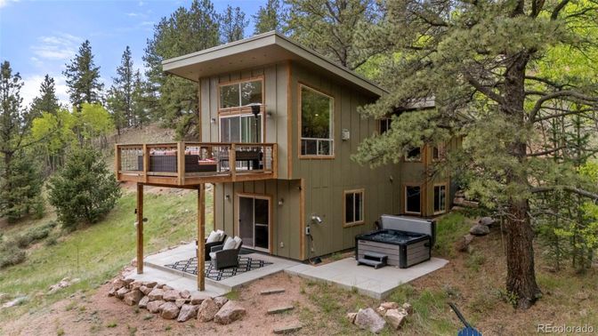 Backyard, Exterior, Hot Tub