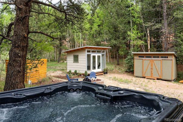 Exterior, Hot Tub