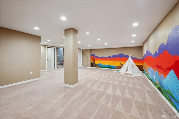 Empty room, Interior, Recessed Lighting