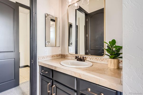 Bathroom, Interior, Tile Countertops