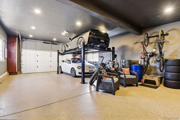 Fitness Equipment, Garage, Interior, Recessed Lighting