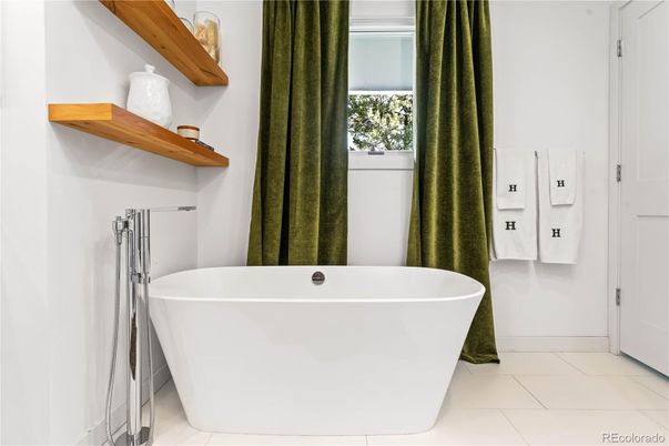 Bathroom, Free Standing Baths, Interior