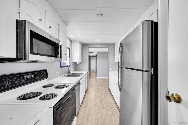 Interior, Kitchen, Recessed Lighting, Wood Texture Flooring