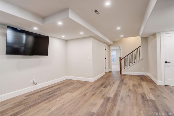 Empty room, Interior, Recessed Lighting, Wood Texture Flooring
