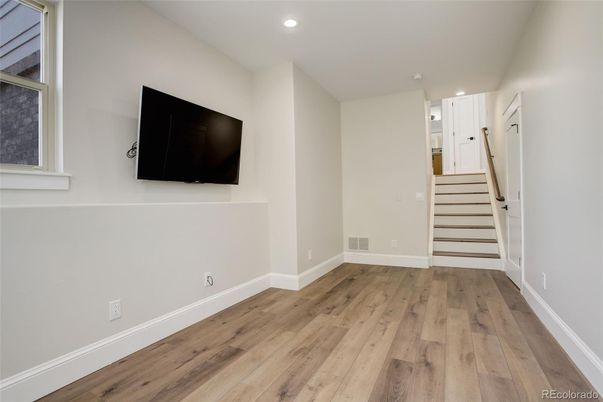Empty room, Interior, Recessed Lighting, Wood Texture Flooring