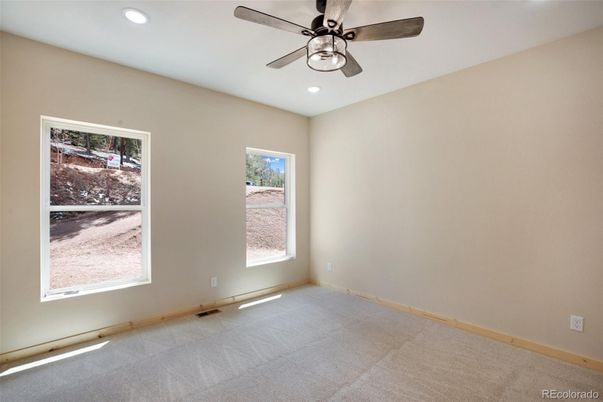Empty room, Interior, Recessed Lighting