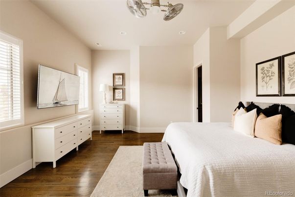 Bedroom, Interior, Recessed Lighting, Wood Texture Flooring