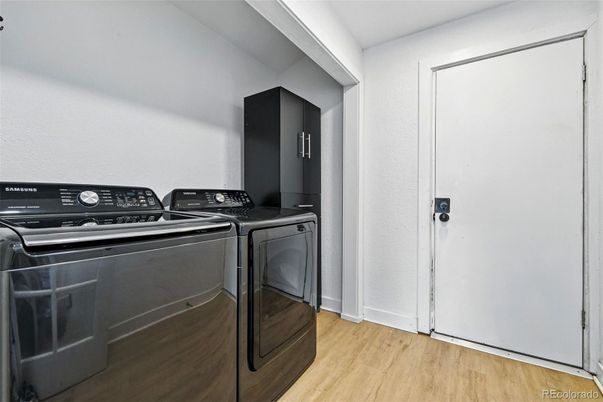 Interior, Washer, Wood Texture Flooring