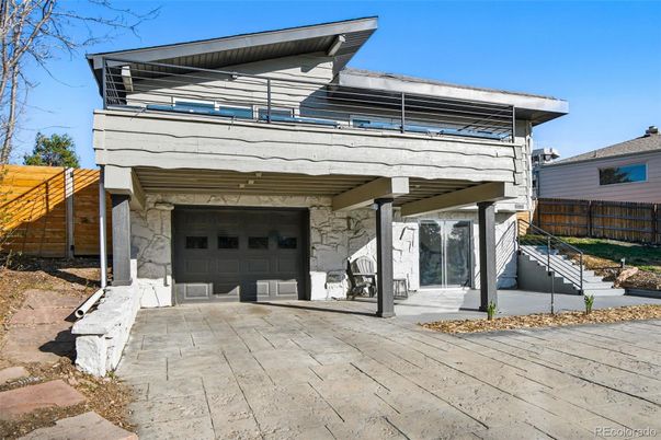 Attached, Exterior, Facade, Modern