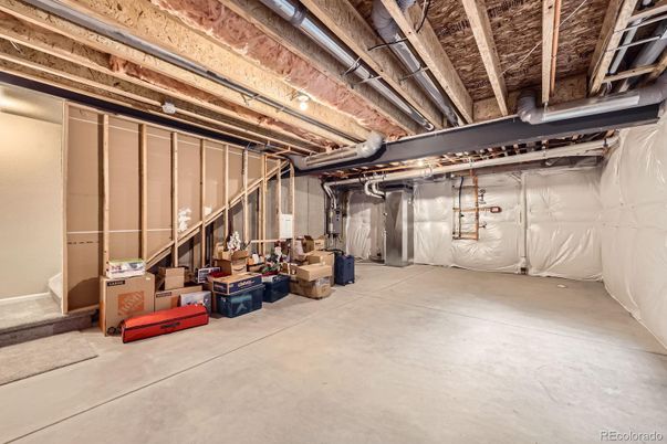 Garage, Interior, Wooden Beams