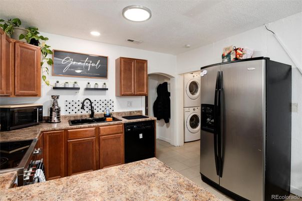 Interior, Kitchen, Recessed Lighting, Washer