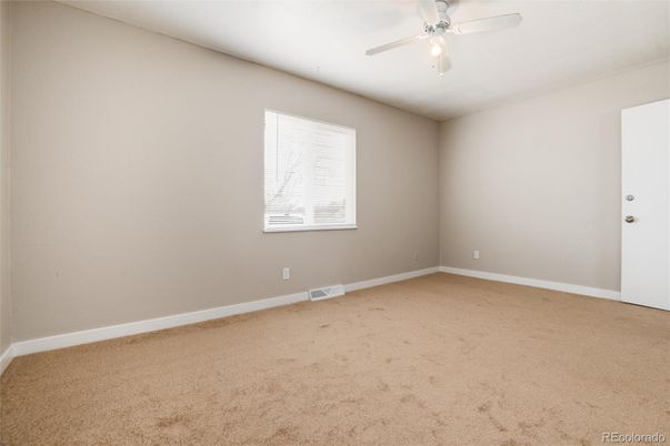Empty room, Interior