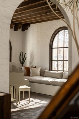 Interior, Living room, Piano, Wooden Beams