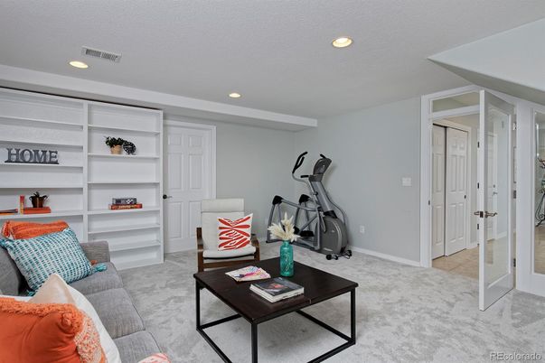 Fitness Equipment, Interior, Living room, Recessed Lighting