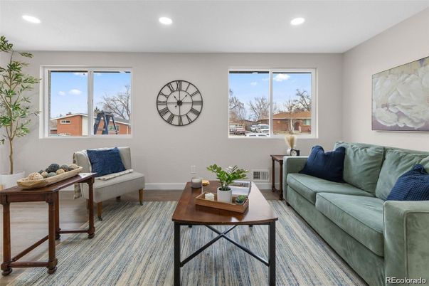 Interior, Living room, Recessed Lighting, Wood Texture Flooring