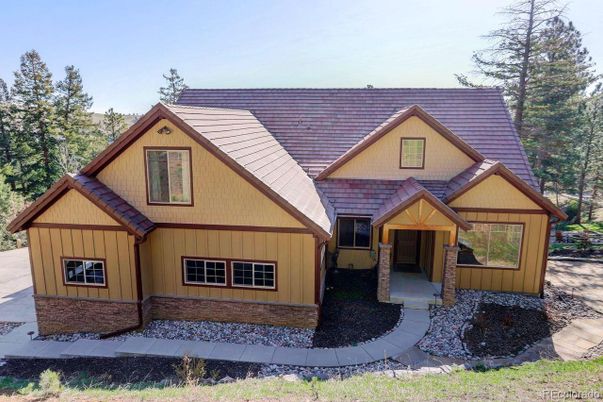 Exterior, Facade, Farmhouse