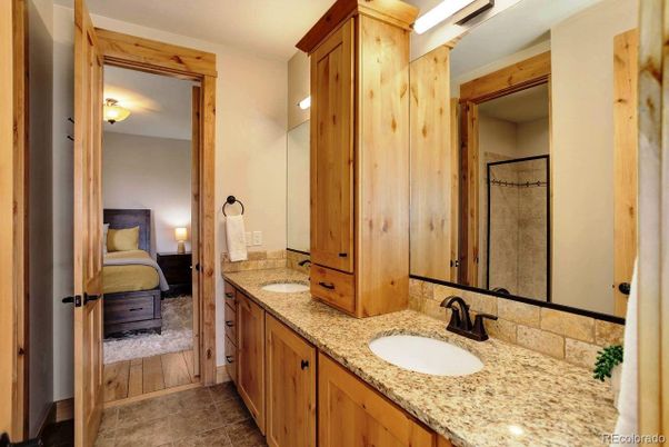 Bathroom, Bedroom, Dual Sink Vanities, Interior