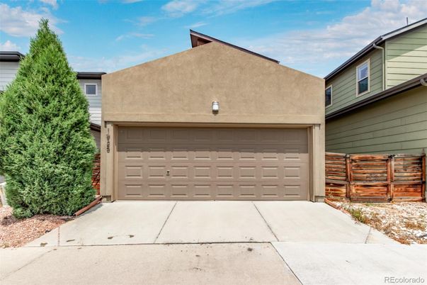 Detached Garage, Exterior