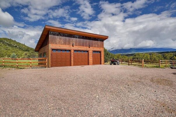 Backyard, Detached Garage, Exterior