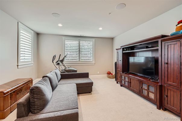 Fitness Equipment, Interior, Living room, Recessed Lighting