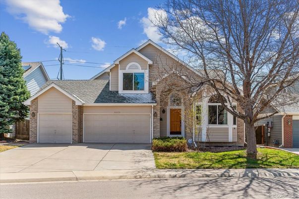 Attached, Exterior, Facade, American Craftsman